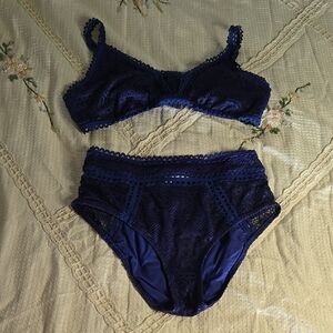 Elegant Navy Blue Women's Swim Set